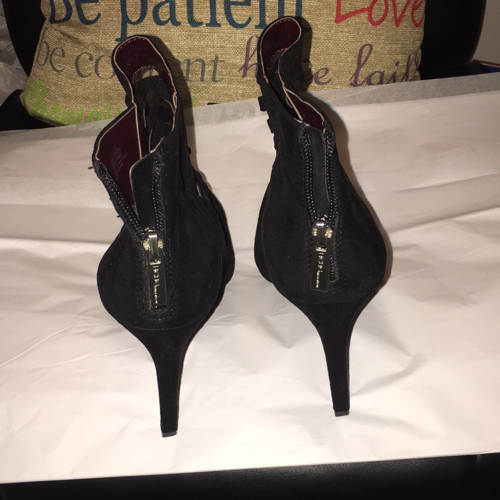 🔥Sale🔥Beautiful booties with squares/look laced. - Picture 3 of 5